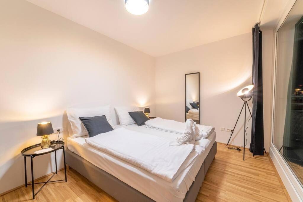 Apartment At Station I 3 Minutes To Shopping Street I High Speed Wifi Wien