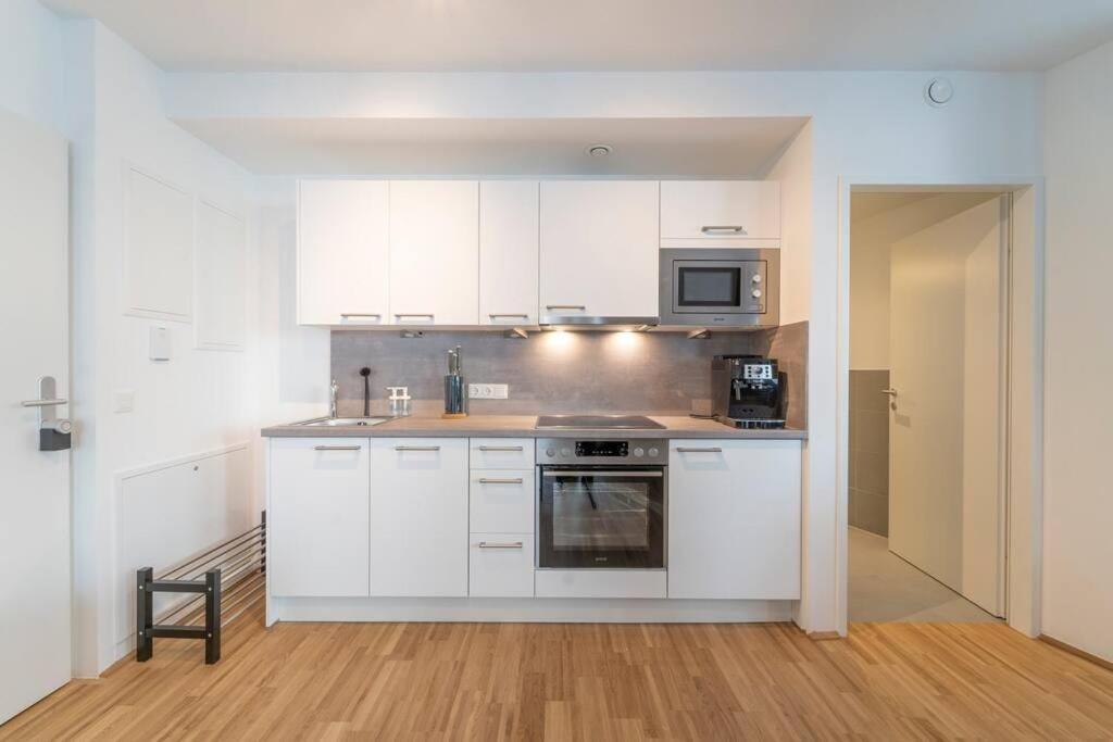 Apartment At Station I 3 Minutes To Shopping Street I High Speed Wifi Wien