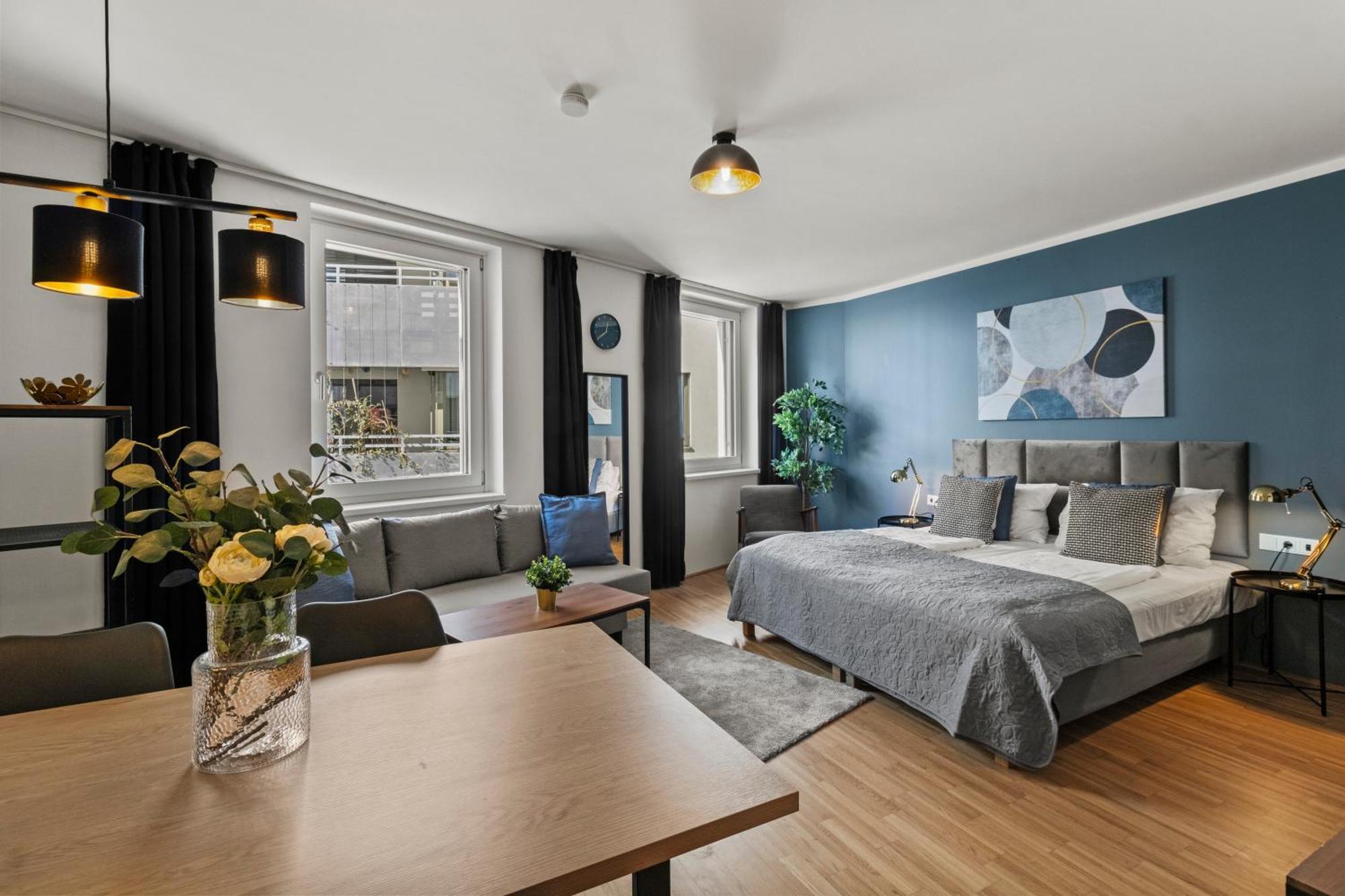 At Station I 3 Minutes To Shopping Street I High Speed Wifi Apartment Wien